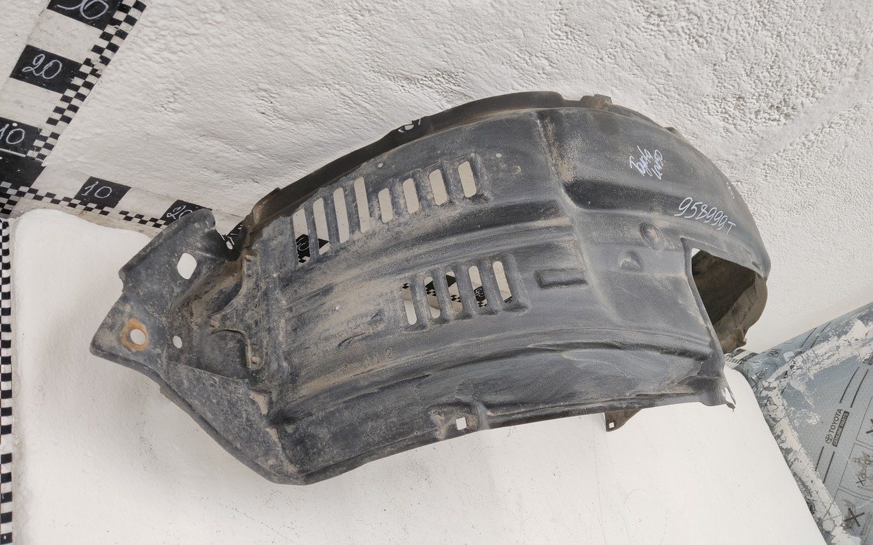 Подкрылок передний правый Toyota Land Cruiser Prado 150
