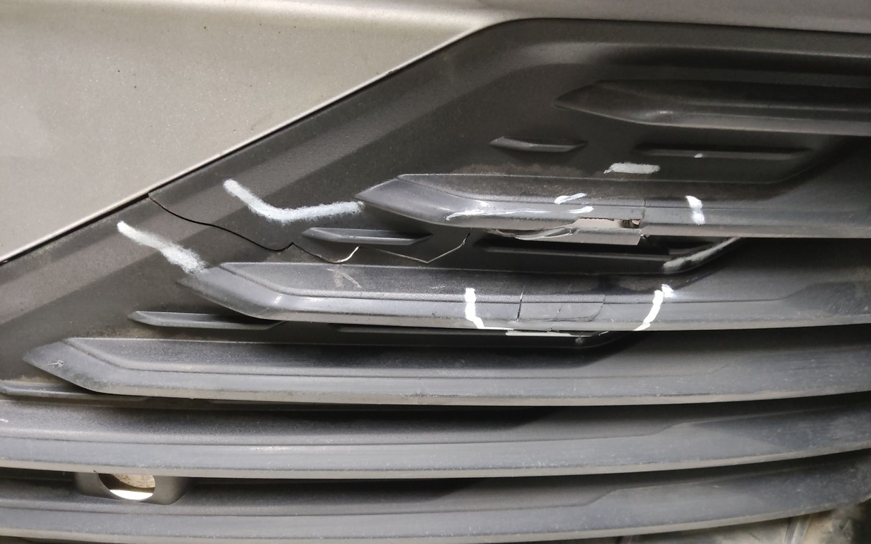 Бампер передний Geely Monjaro