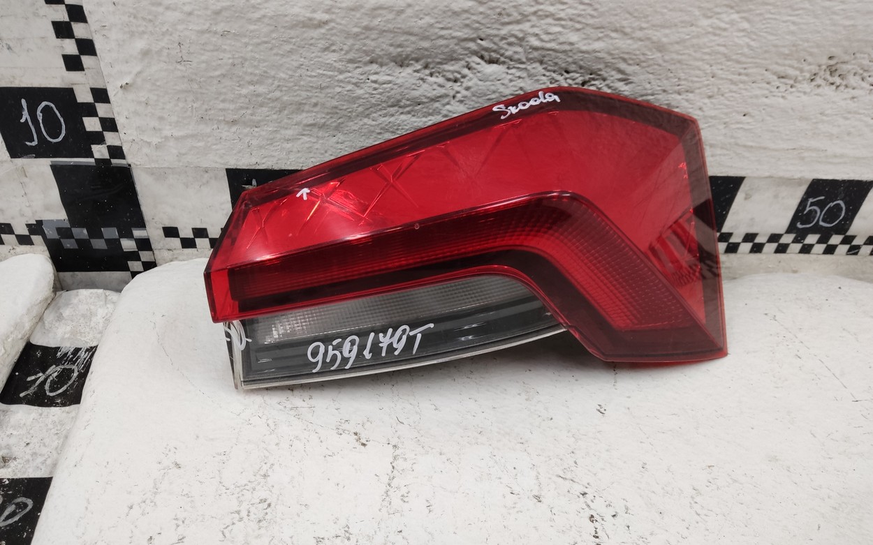 Фонарь задний правый наружный Skoda Rapid 2 LED