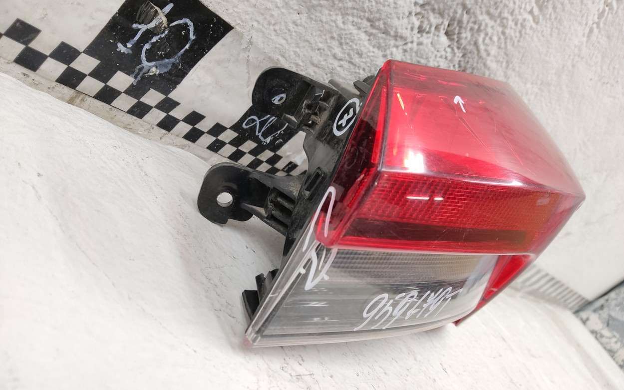 Фонарь задний правый наружный Skoda Rapid 2 LED