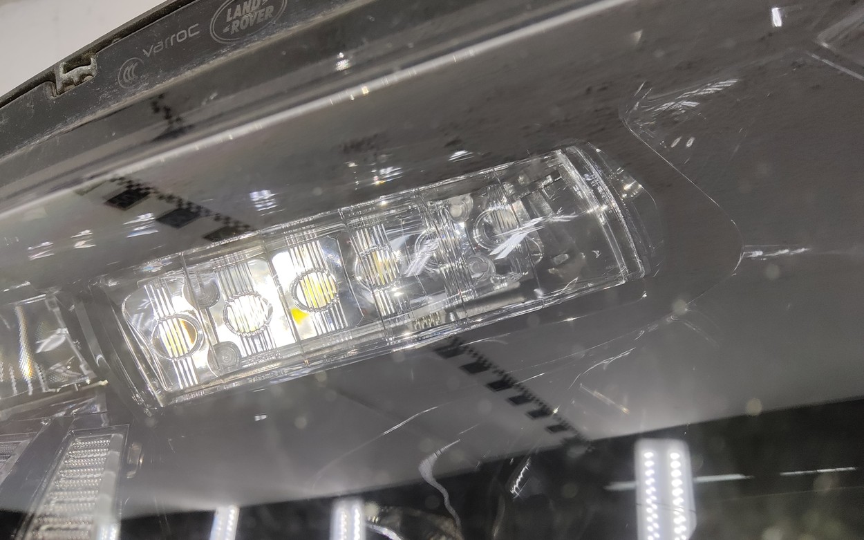 Фара передняя правая Land Rover Discovery Sport Restail LED