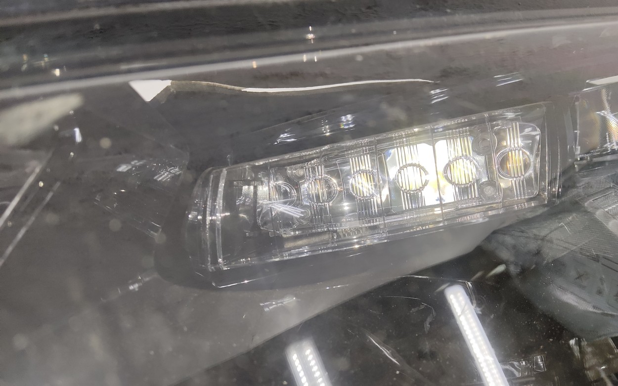 Фара передняя левая Land Rover Discovery Sport Restail LED
