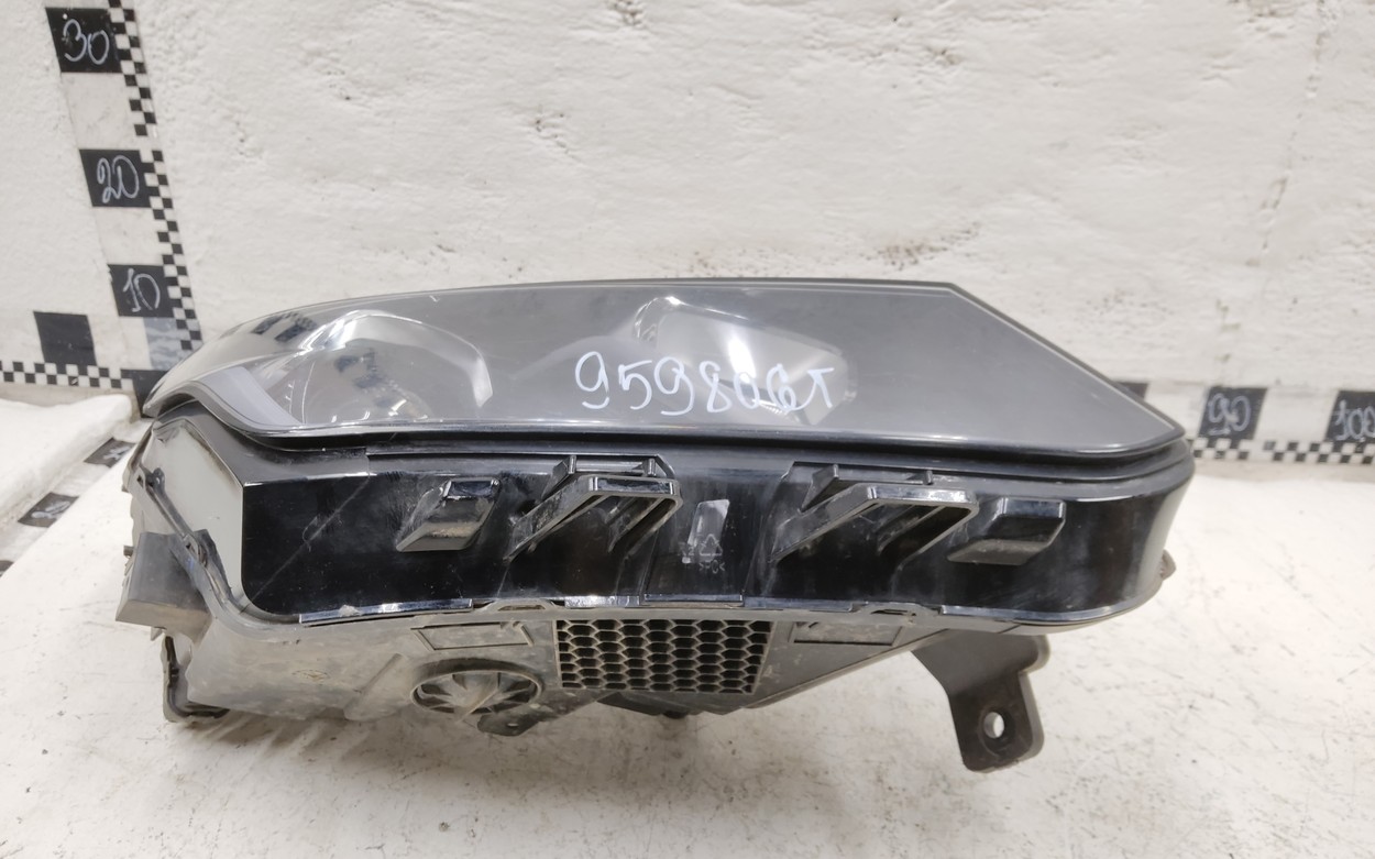 Фара передняя правая Geely Coolray галоген линза