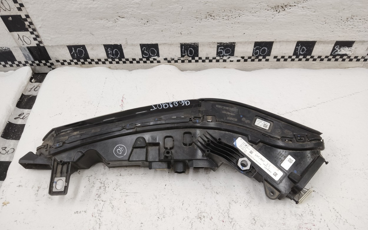 Фара ДХО передняя правая BMW X7 G07 Restail LED