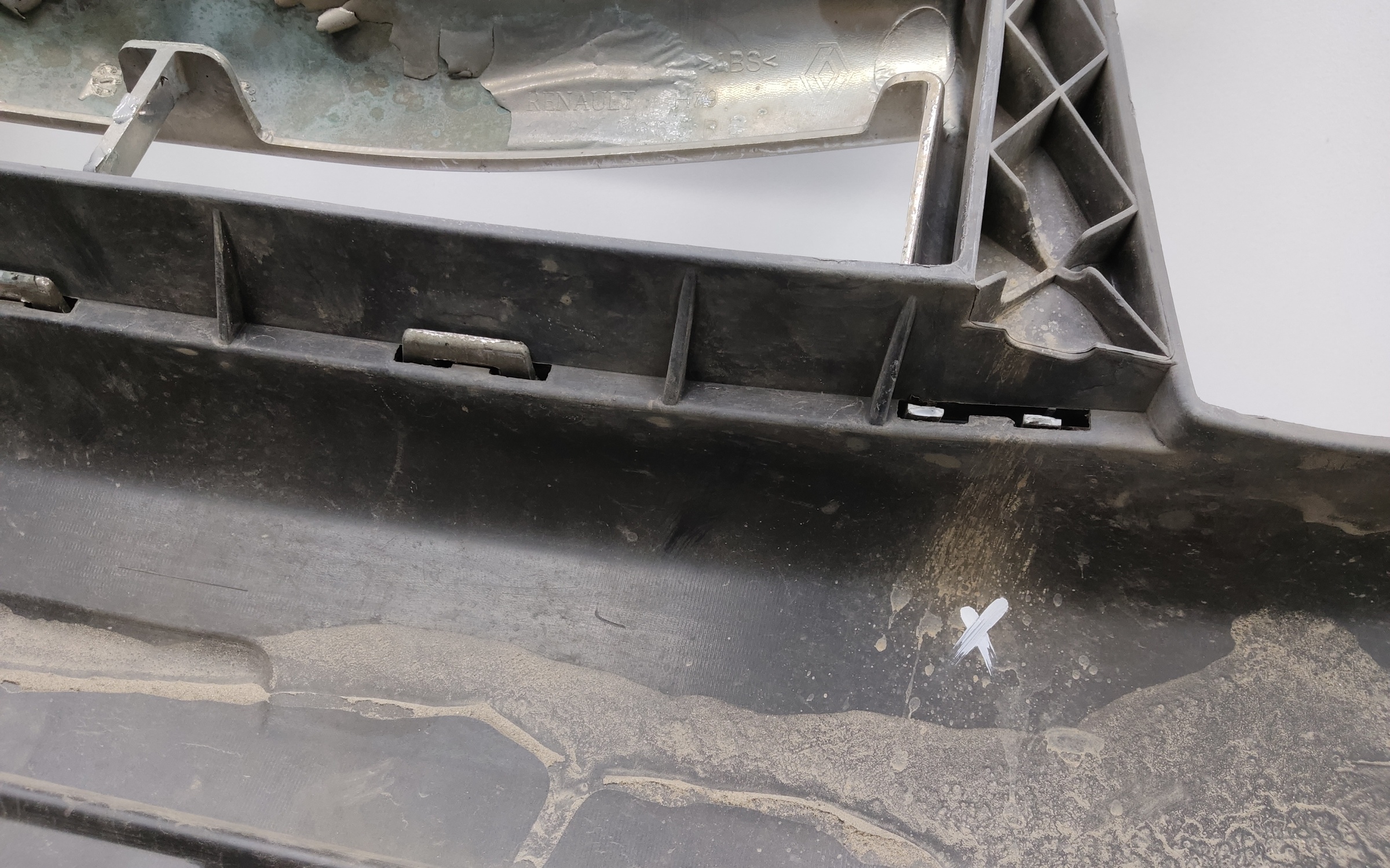 Бампер передний Renault Duster 1