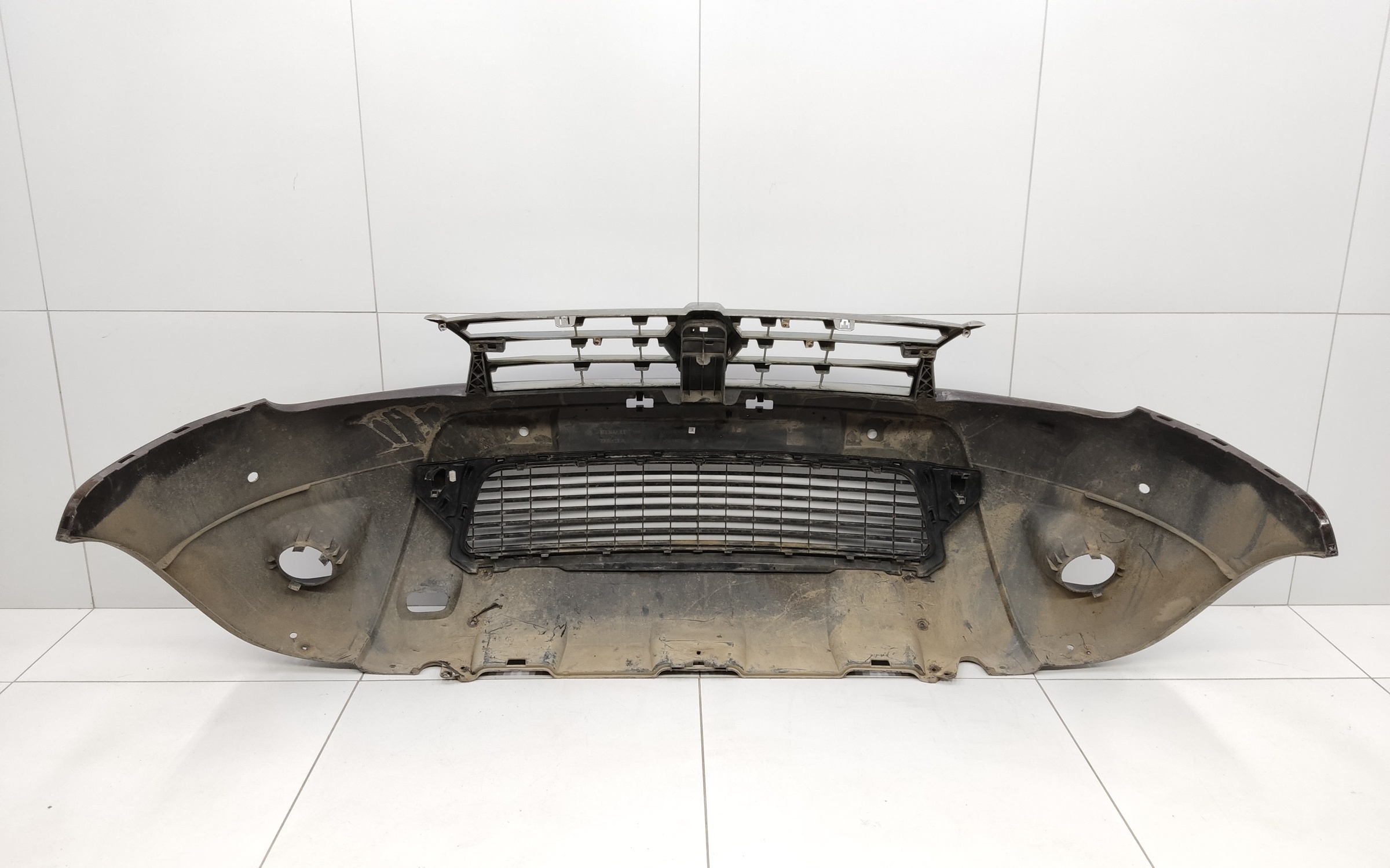 Бампер передний Renault Duster 1