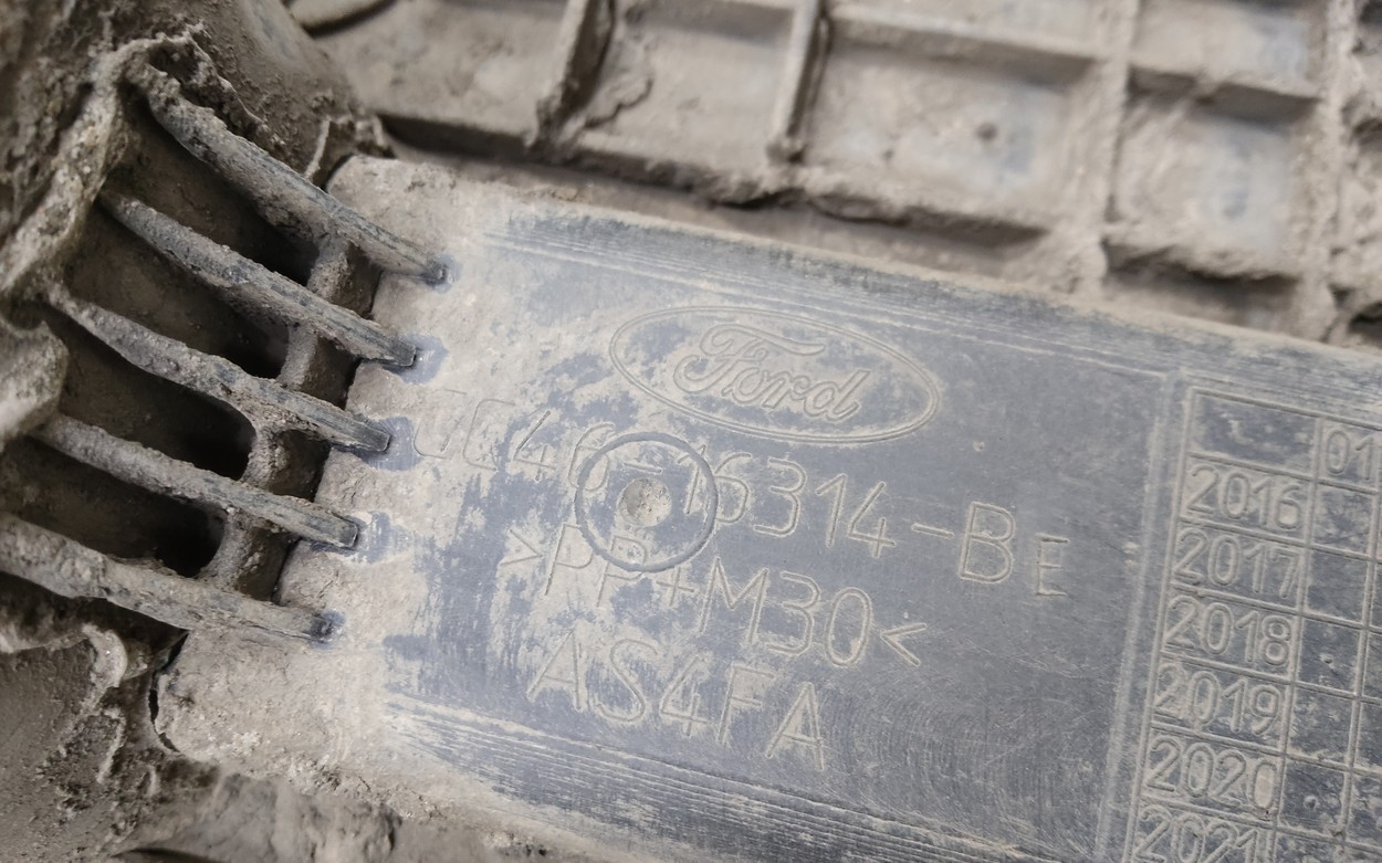 Крыло задней оси задняя часть Ford Cargo 1848