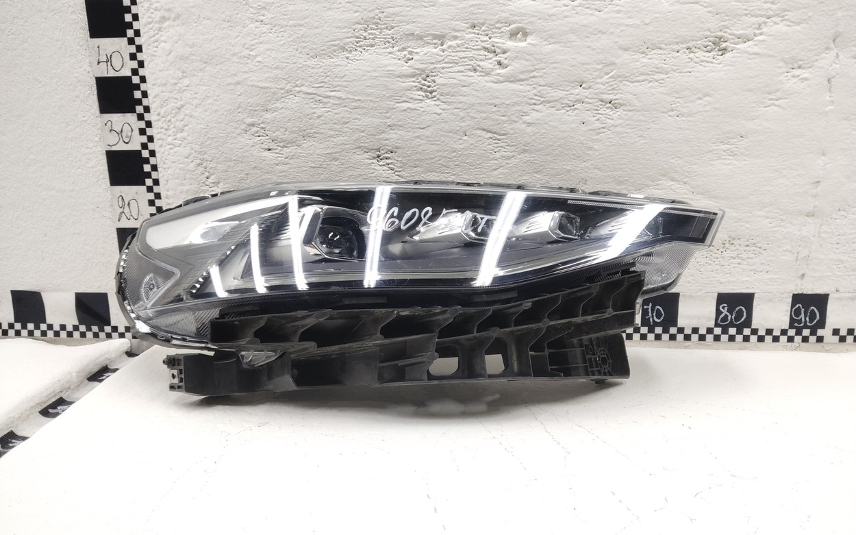 Фара передняя правая Haval F7 LED