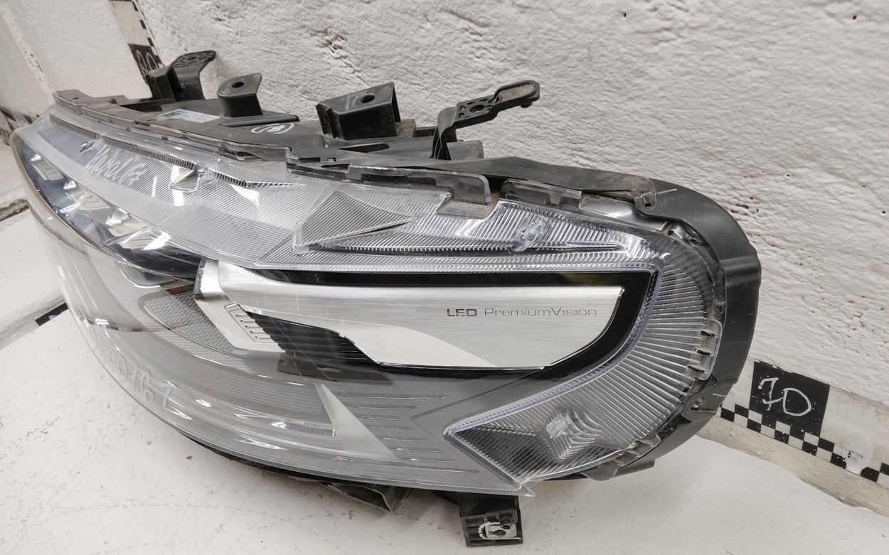 Фара передняя левая Haval F7 LED