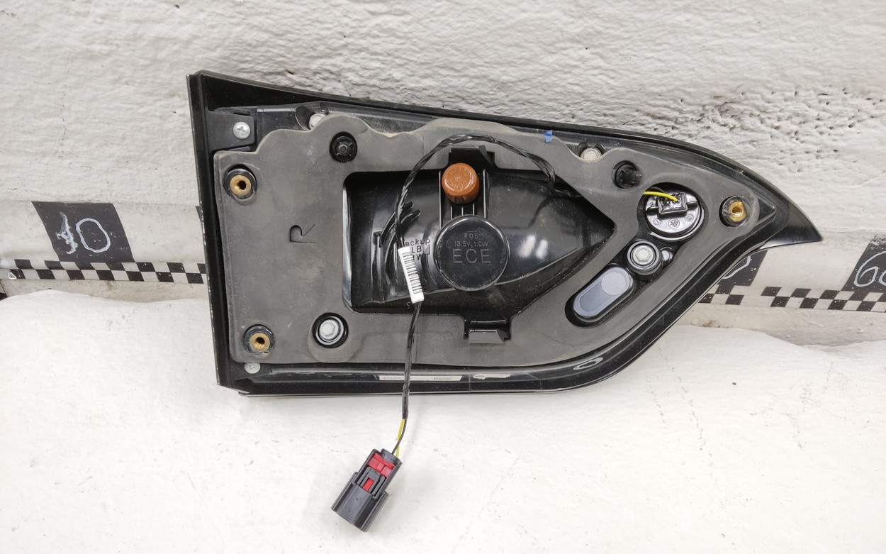 Фонарь задний правый внутренний Jeep Cherokee KL Restail LED