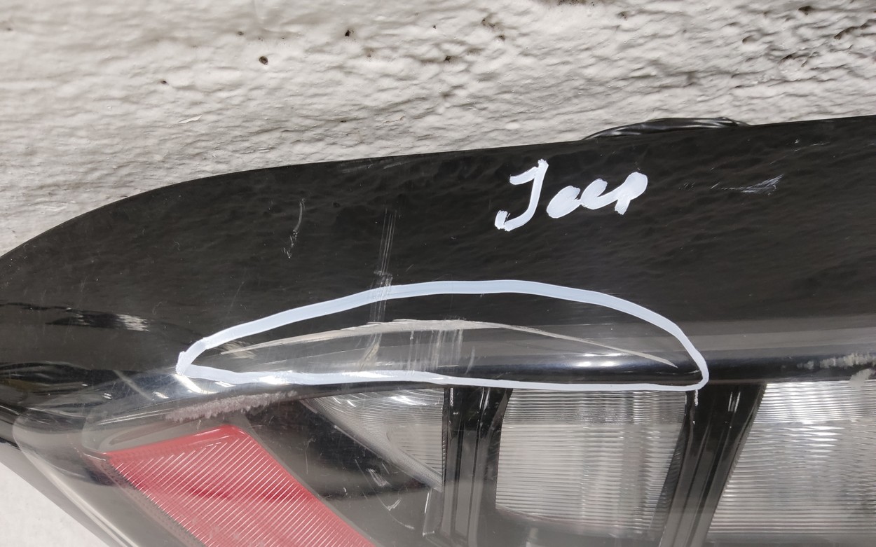 Фонарь задний правый внутренний Jeep Cherokee KL Restail LED