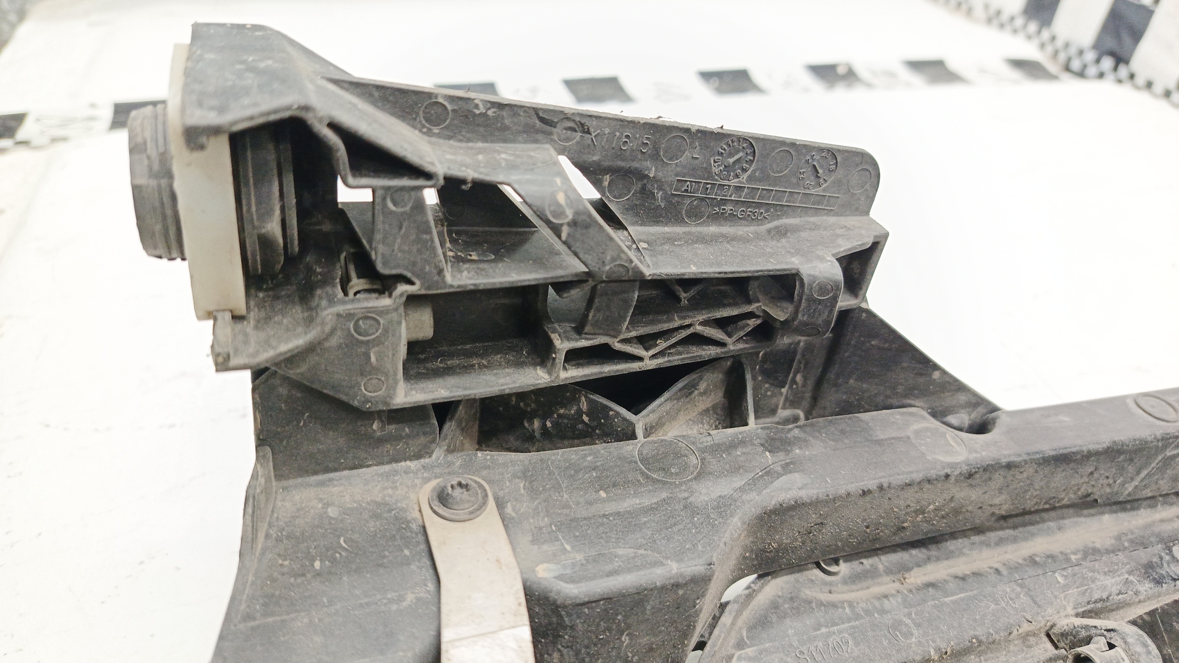 Жалюзи решетки радиатора черные BMW X7 G07