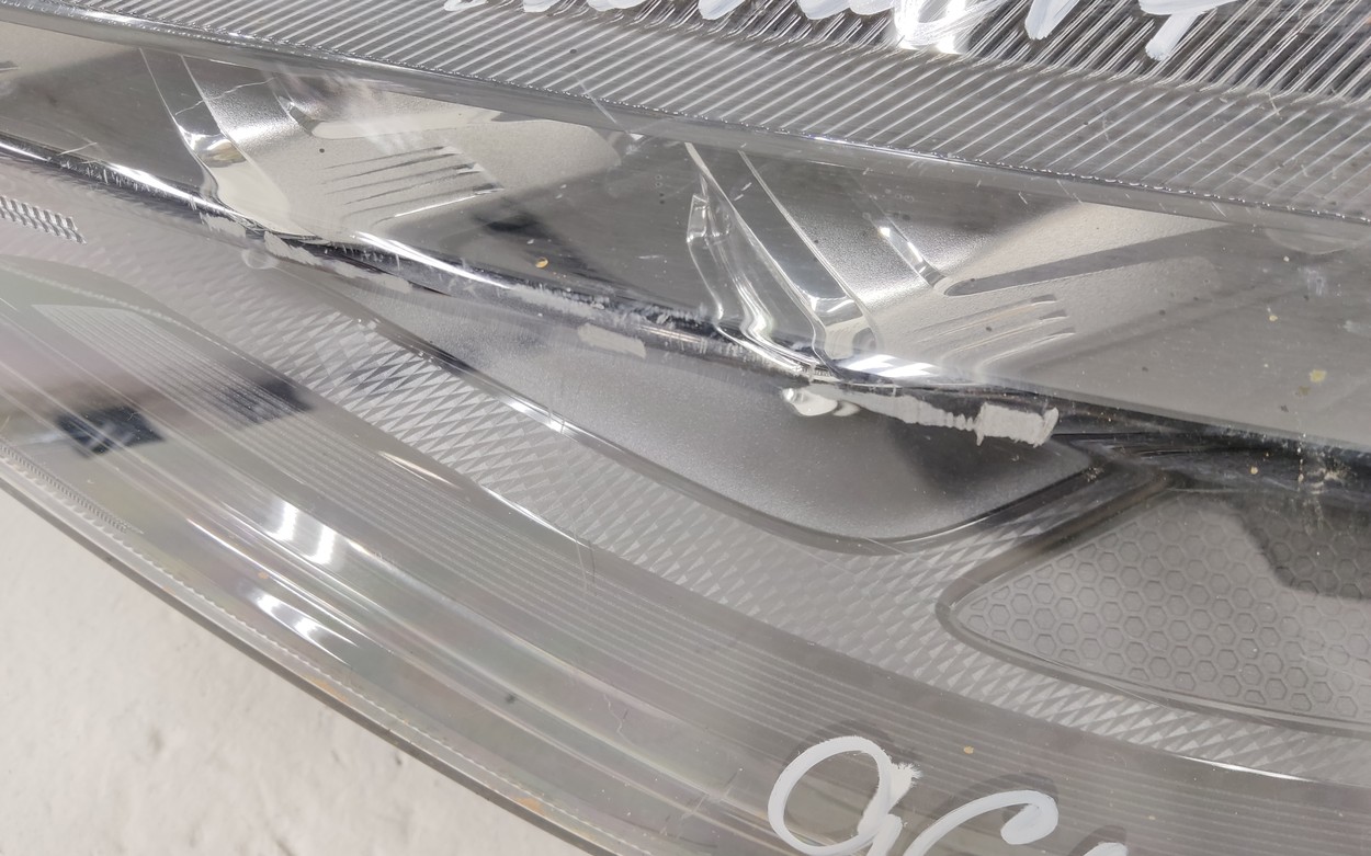 Фара передняя левая Haval F7 LED