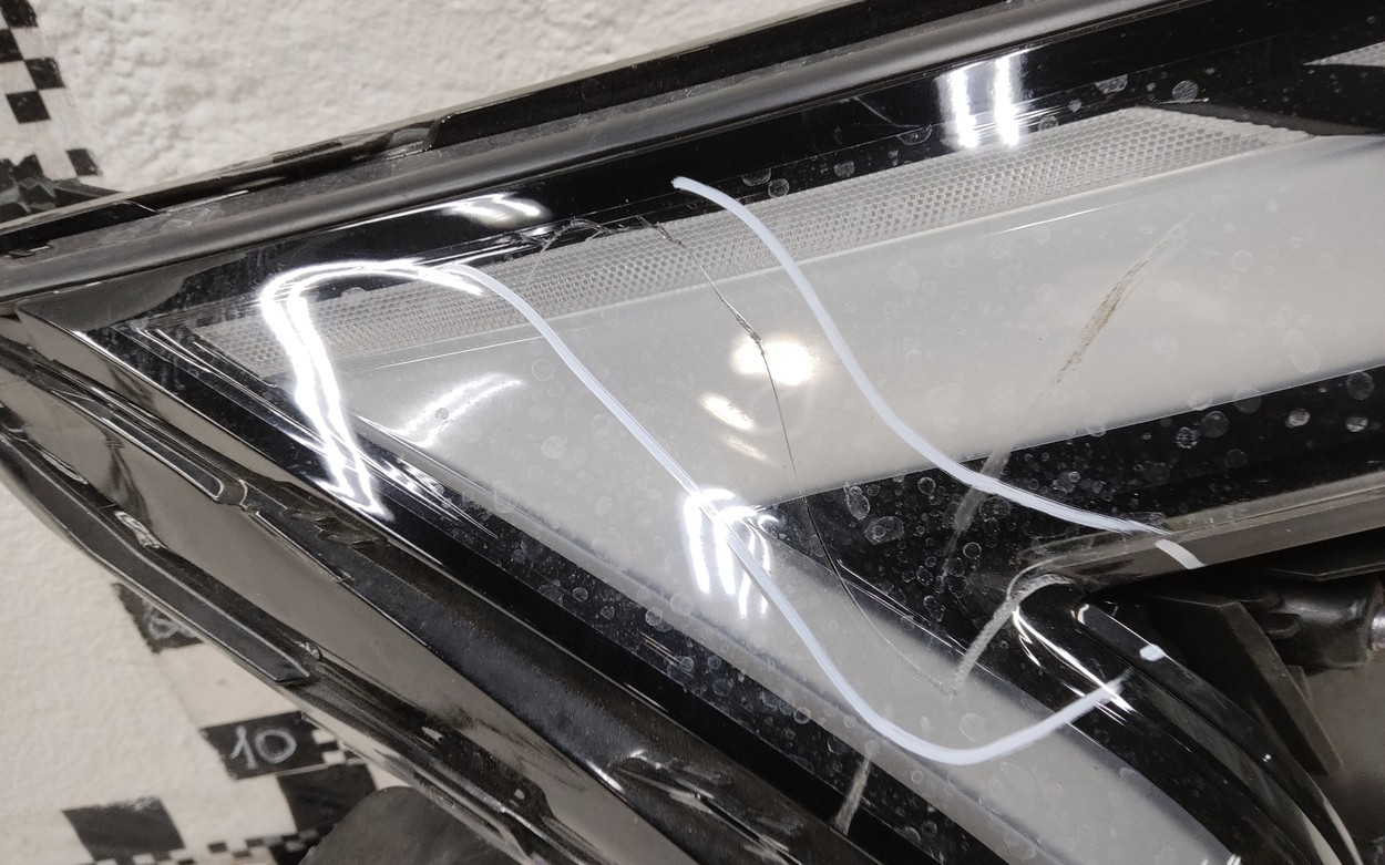 Фара передняя правая Geely Atlas 2 LED