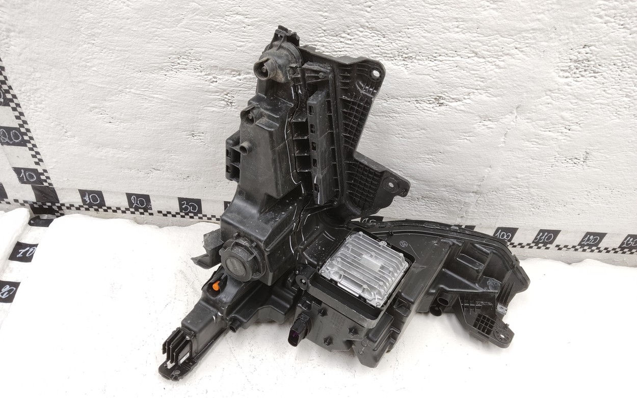 Фара передняя правая Geely Atlas 2 LED