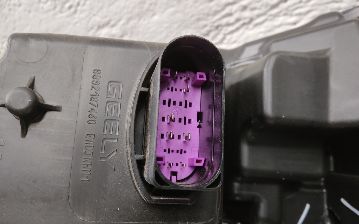 Фара передняя правая Geely Atlas 2 LED