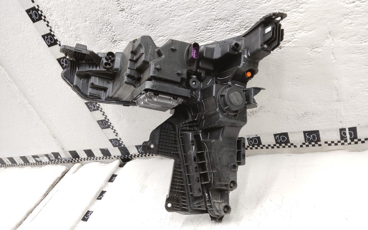 Фара передняя правая Geely Atlas 2 LED