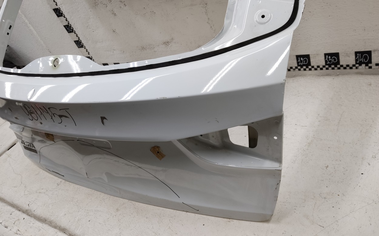 Крышка багажника Lada Vesta Wagon Restail