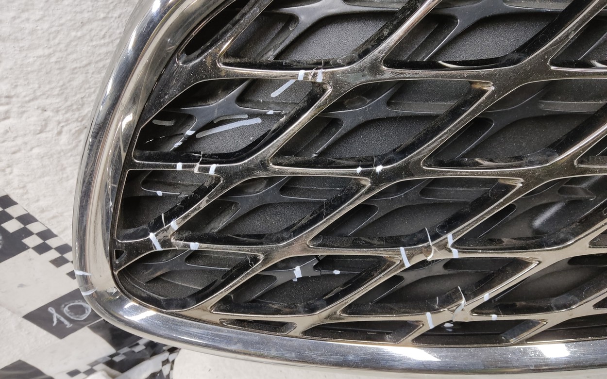 Решетка радиатора Genesis G90 2