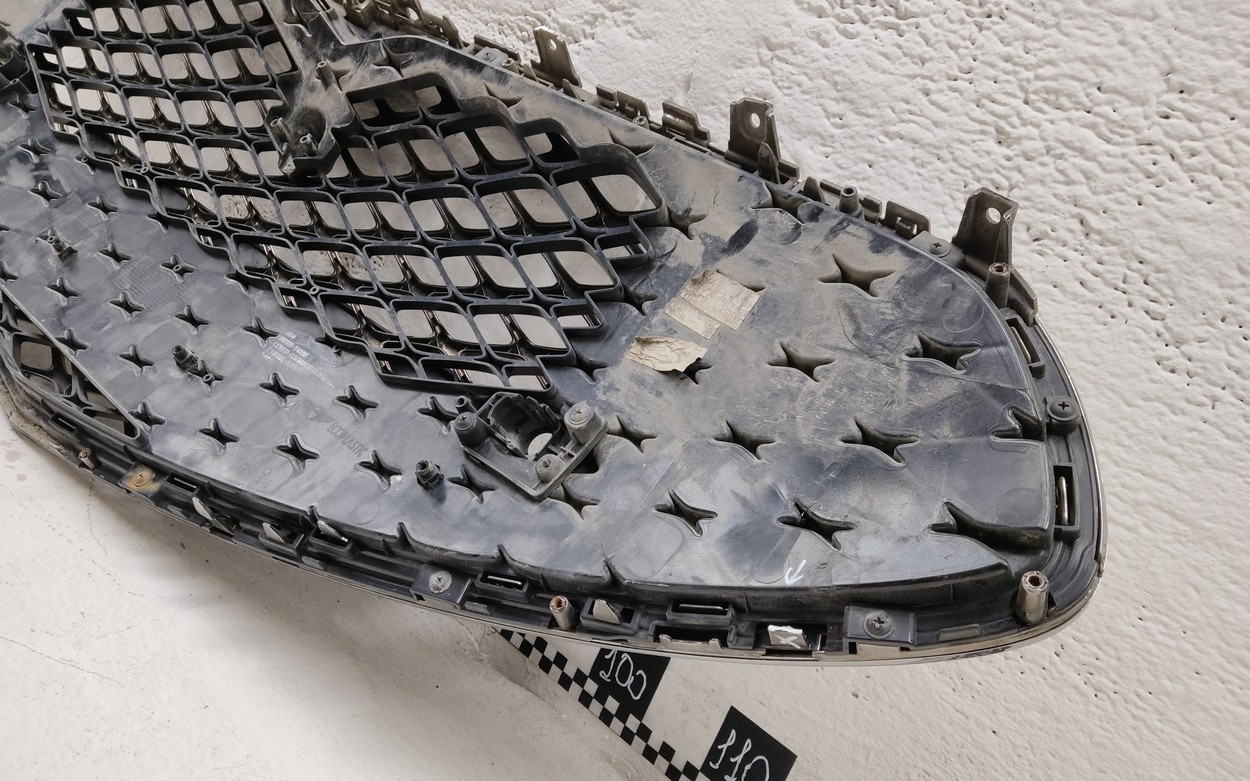 Решетка радиатора Genesis G90 2