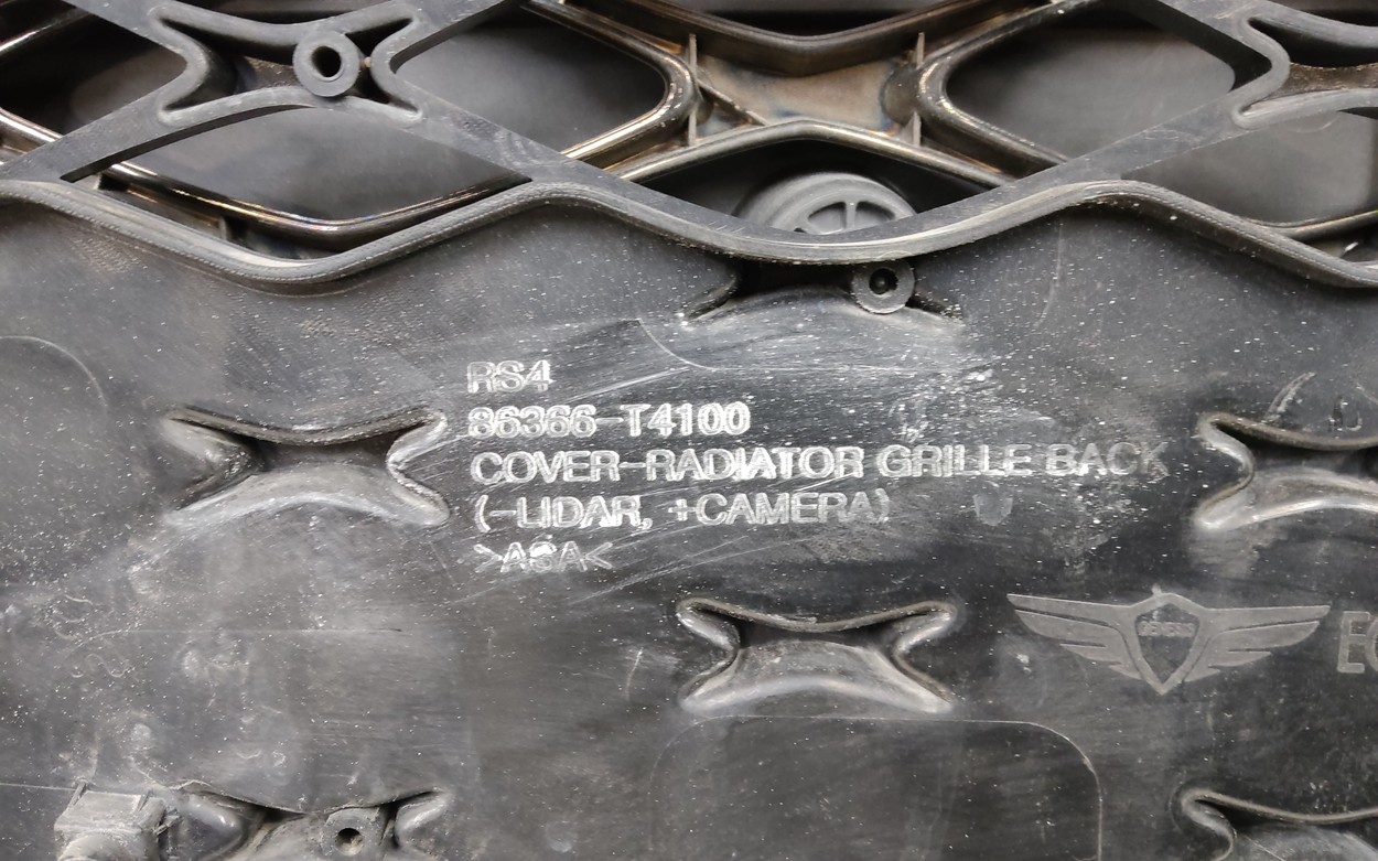 Решетка радиатора Genesis G90 2