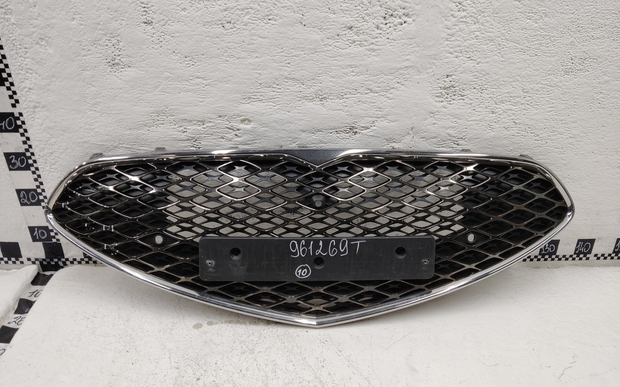 Решетка радиатора Genesis G90 2