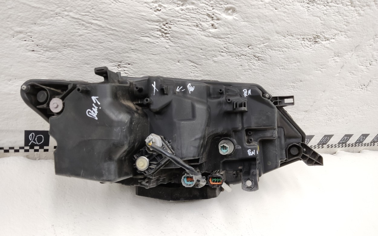 Фара передняя левая Nissan X-Trail T32 Restail LED