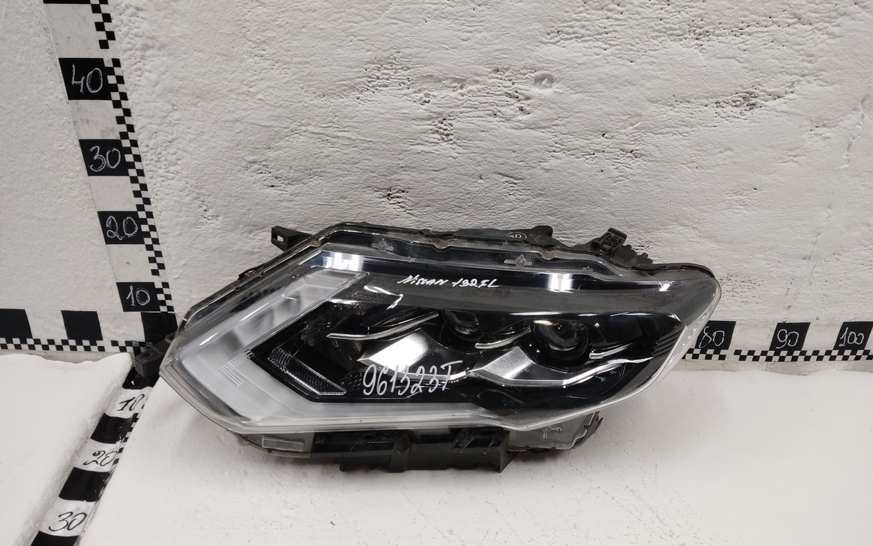Фара передняя левая Nissan X-Trail T32 Restail LED