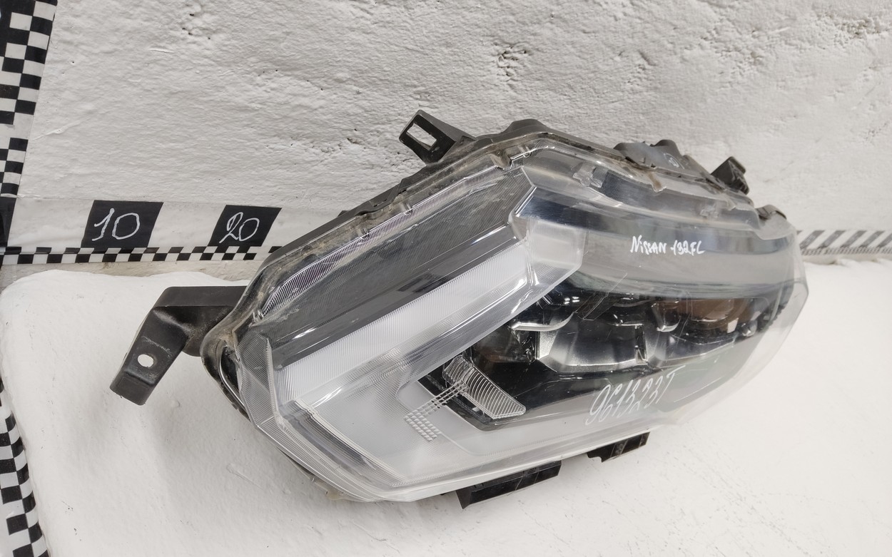 Фара передняя левая Nissan X-Trail T32 Restail LED