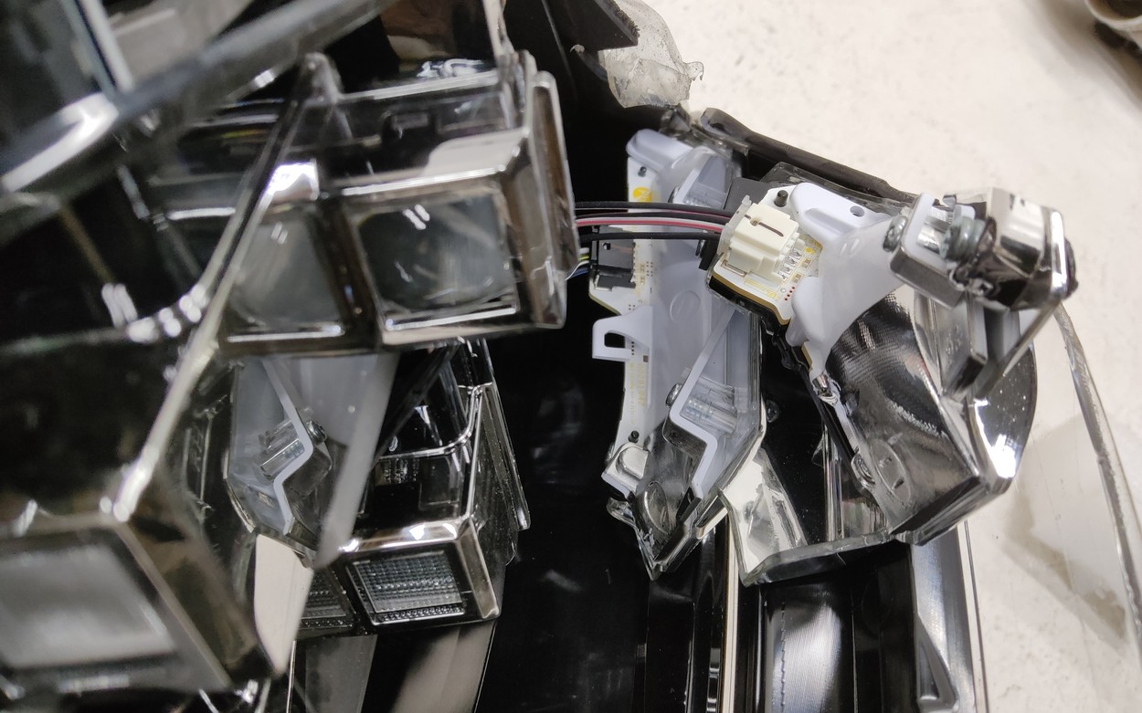 Фара передняя правая Genesis G90 2 LED