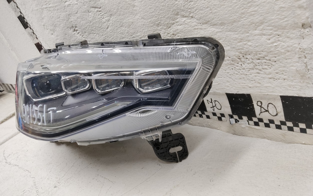 Фара передняя правая Haval F7 LED