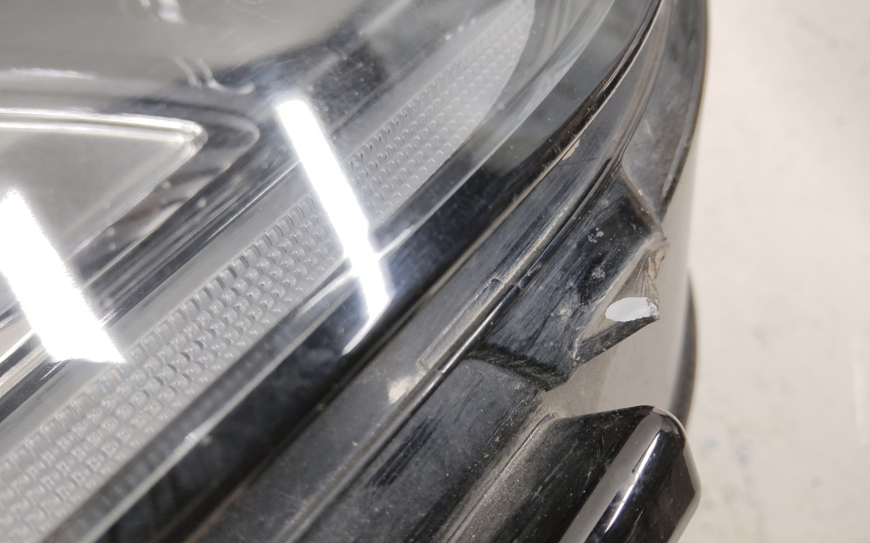Фара передняя правая Geely Coolray LED