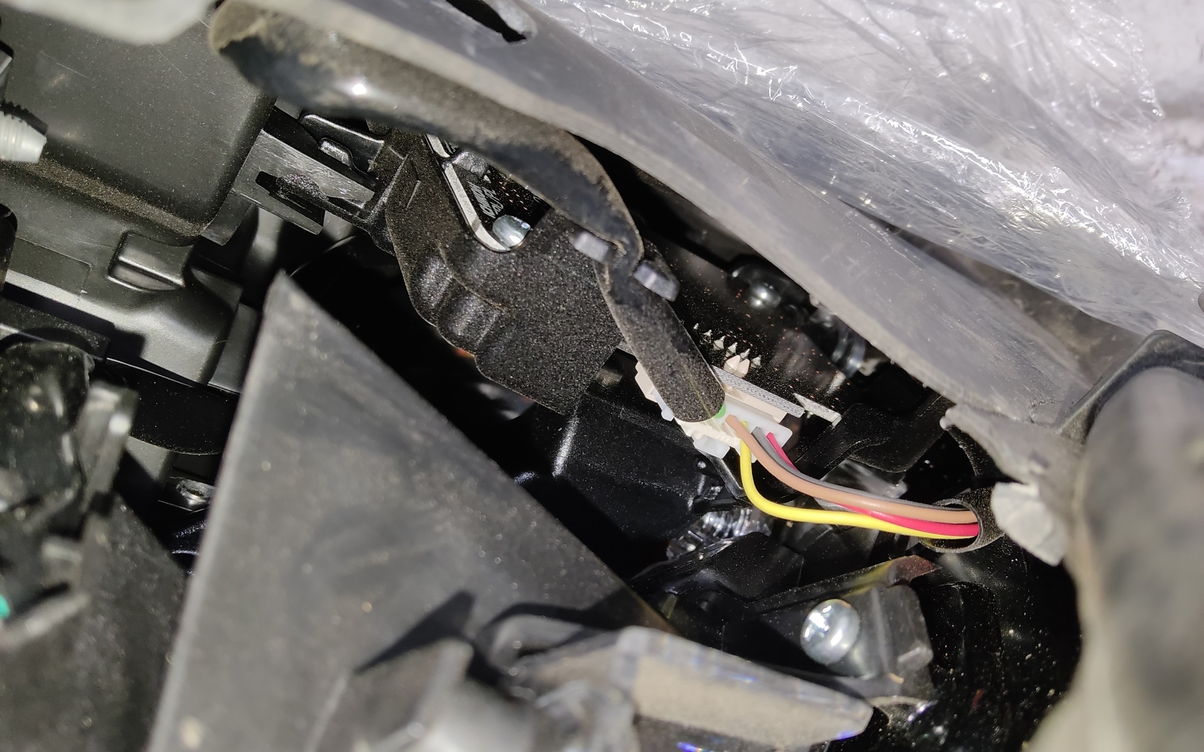 Фара передняя левая Toyota Camry V70 LED