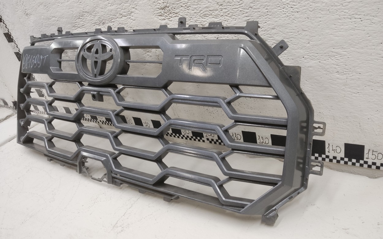 Решетка радиатора Toyota Tundra 3 "TRD" под камеру