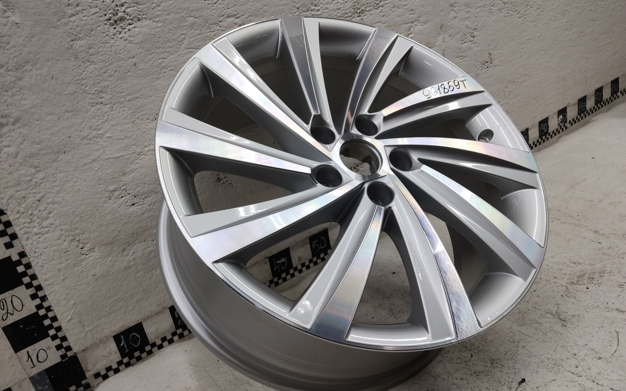 Диск колеса литой Skoda Octavia A8 R18