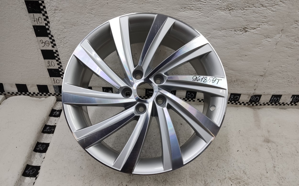Диск колеса литой Skoda Octavia A8 R18