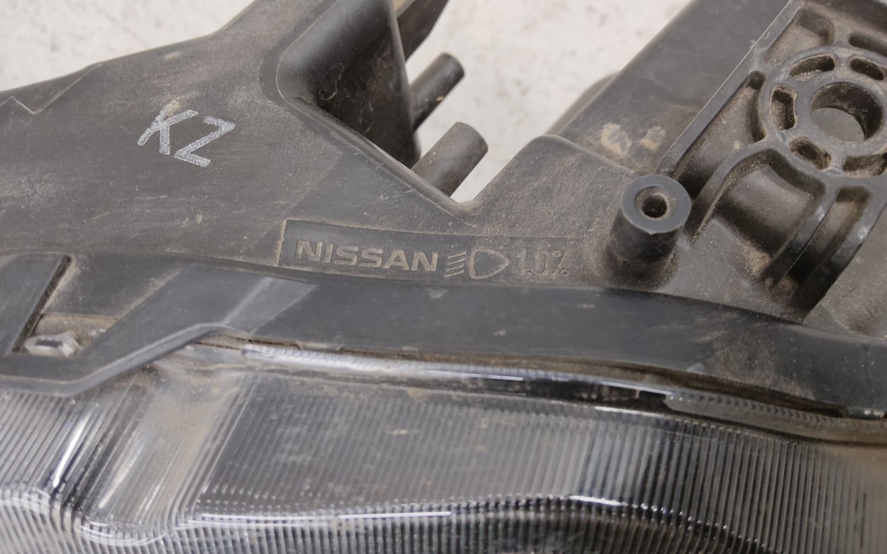 Фара передняя левая Nissan X-Trail T32 Restail LED