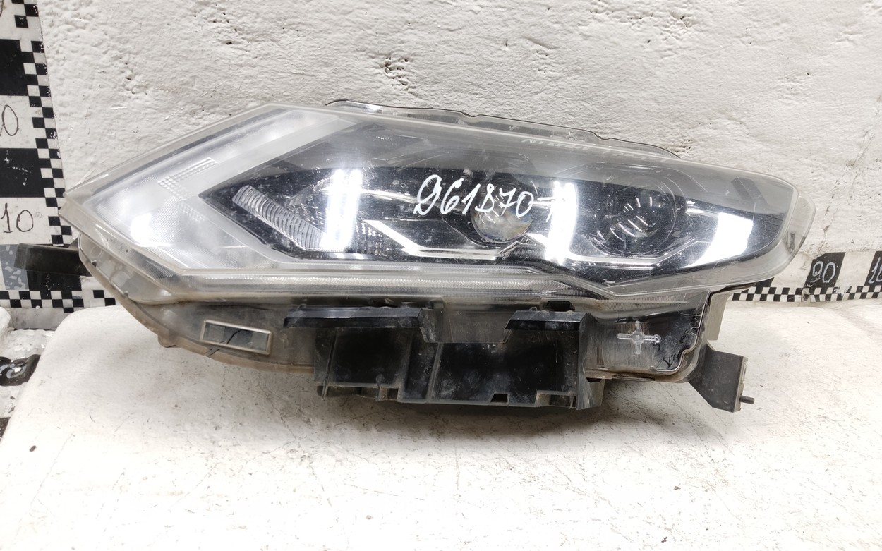 Фара передняя левая Nissan X-Trail T32 Restail LED
