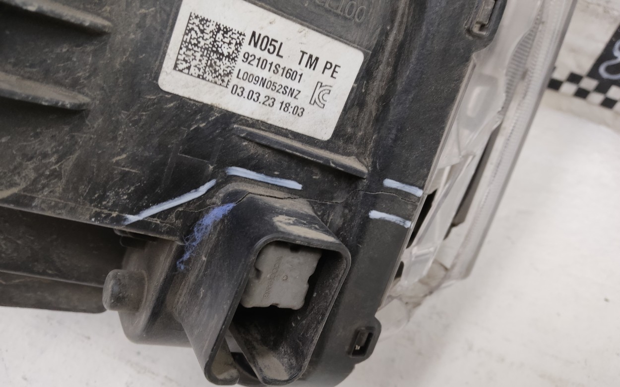 Фара передняя левая Hyundai Santa Fe 4 Restail LED