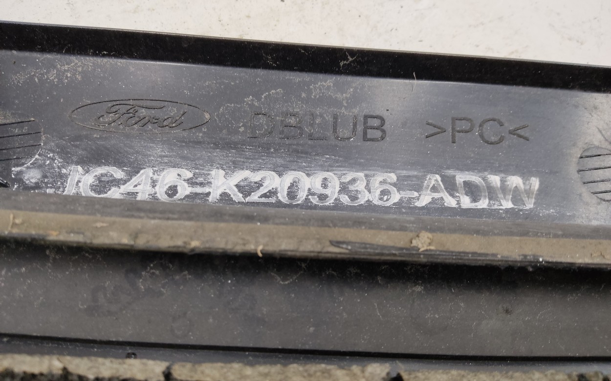 Молдинг лобового стекла правый Ford F-Max