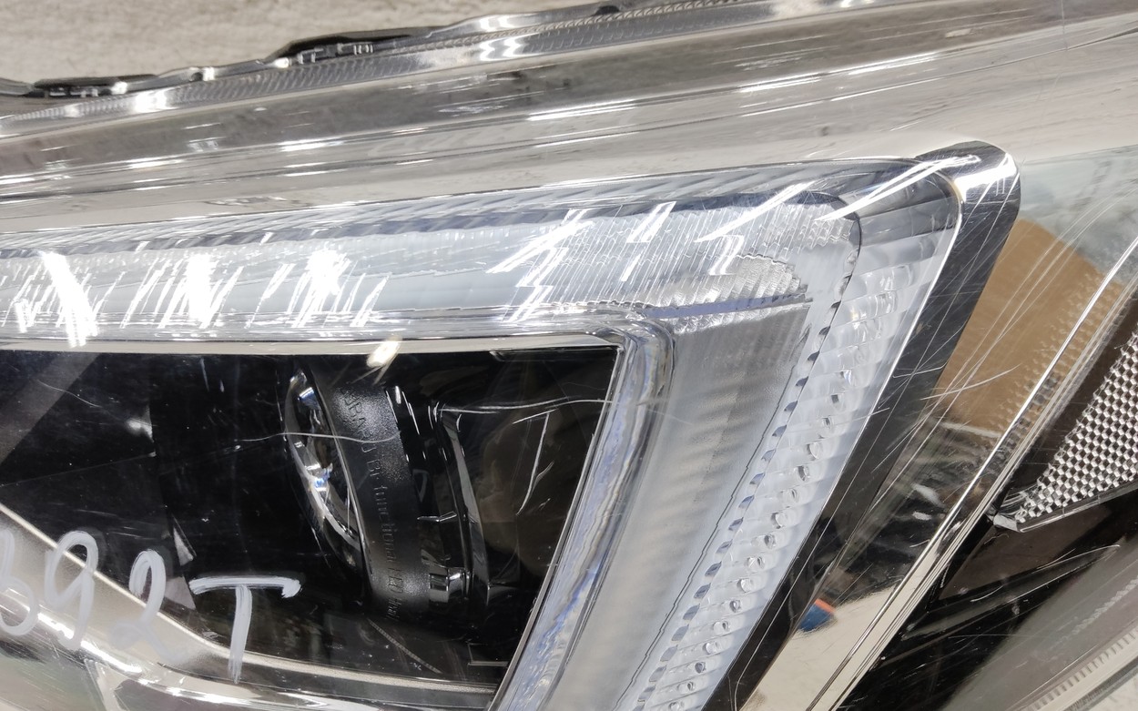 Фара передняя левая Subaru Impreza 5 Restail LED