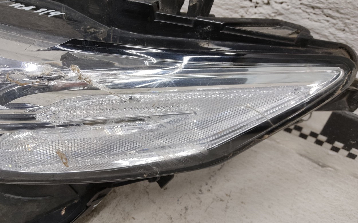 Фара передняя левая Toyota Camry V70 LED ДХО