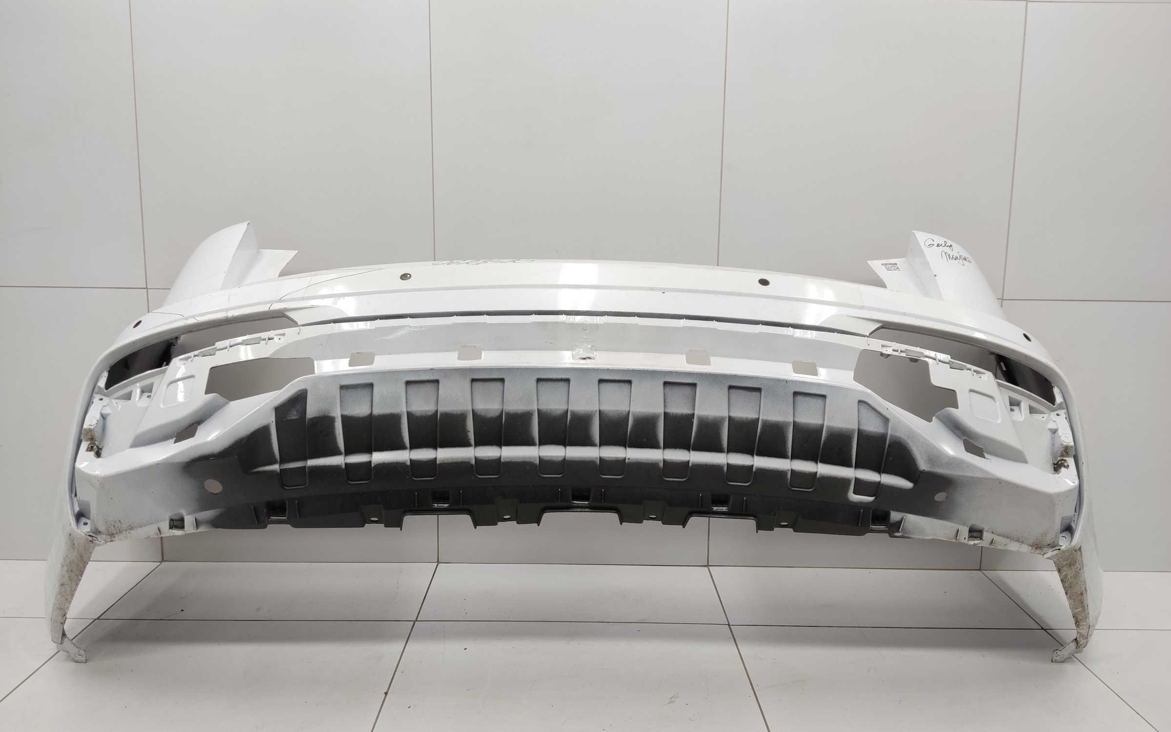 Бампер задний Geely Monjaro