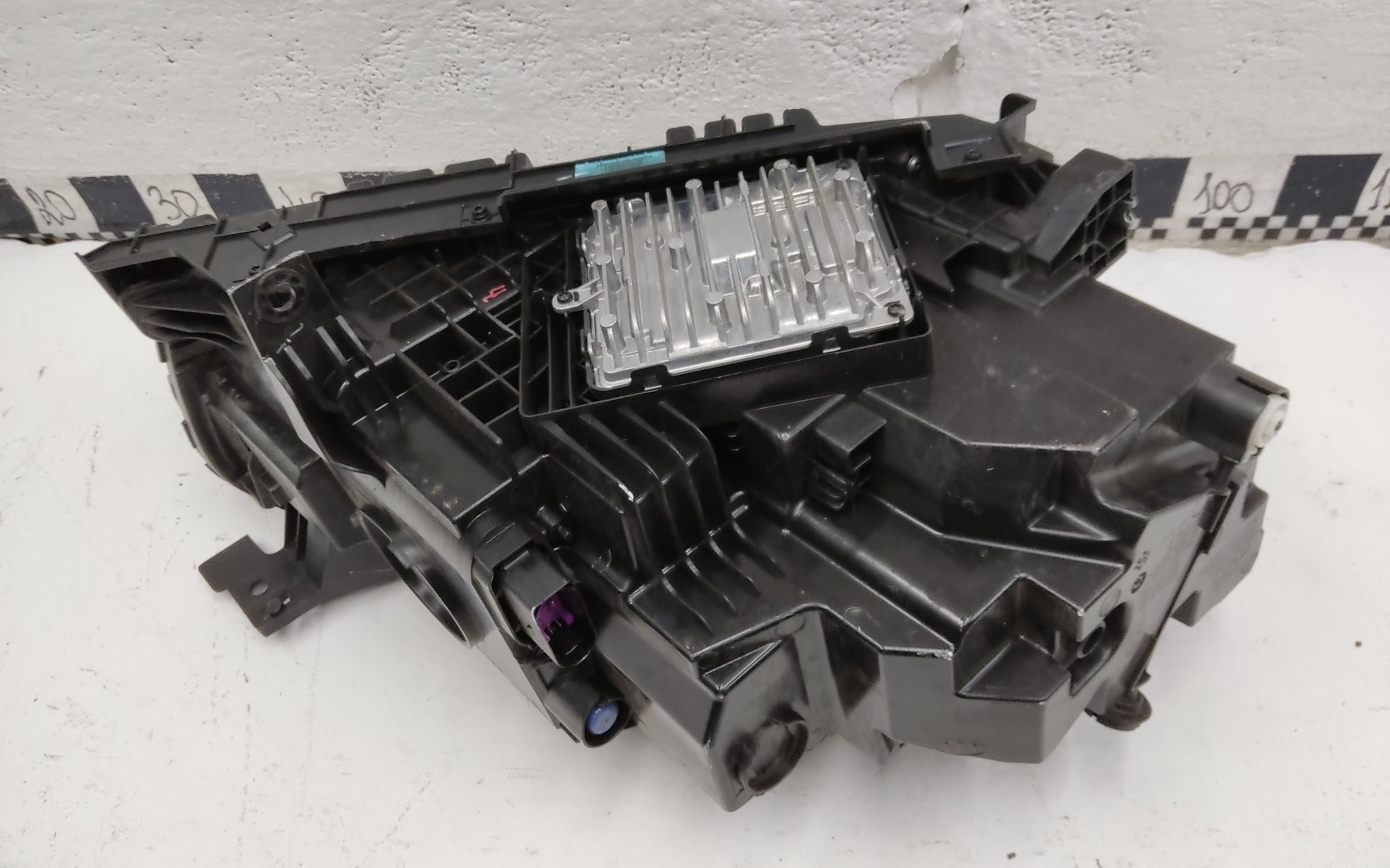 Фара передняя левая Geely Monjaro