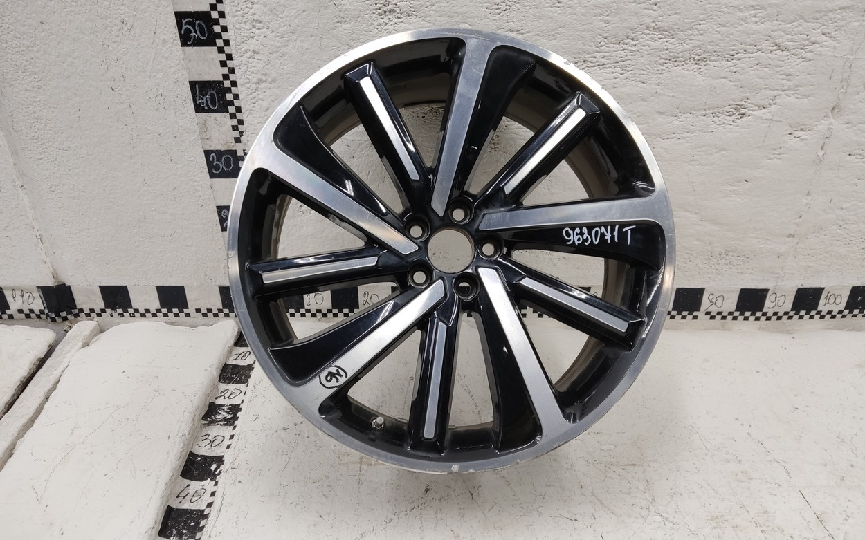 Диск колеса литой Faw Besturn T77 R19