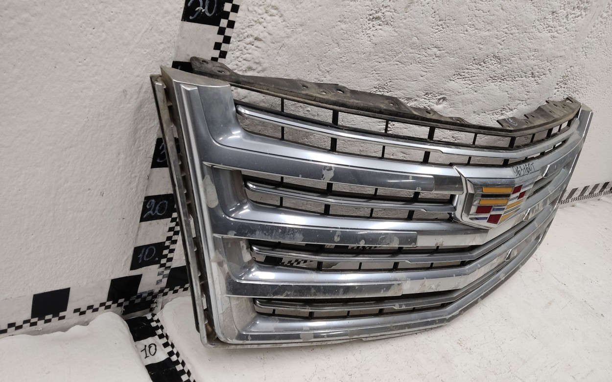 Решетка радиатора Cadillac Escalade 4