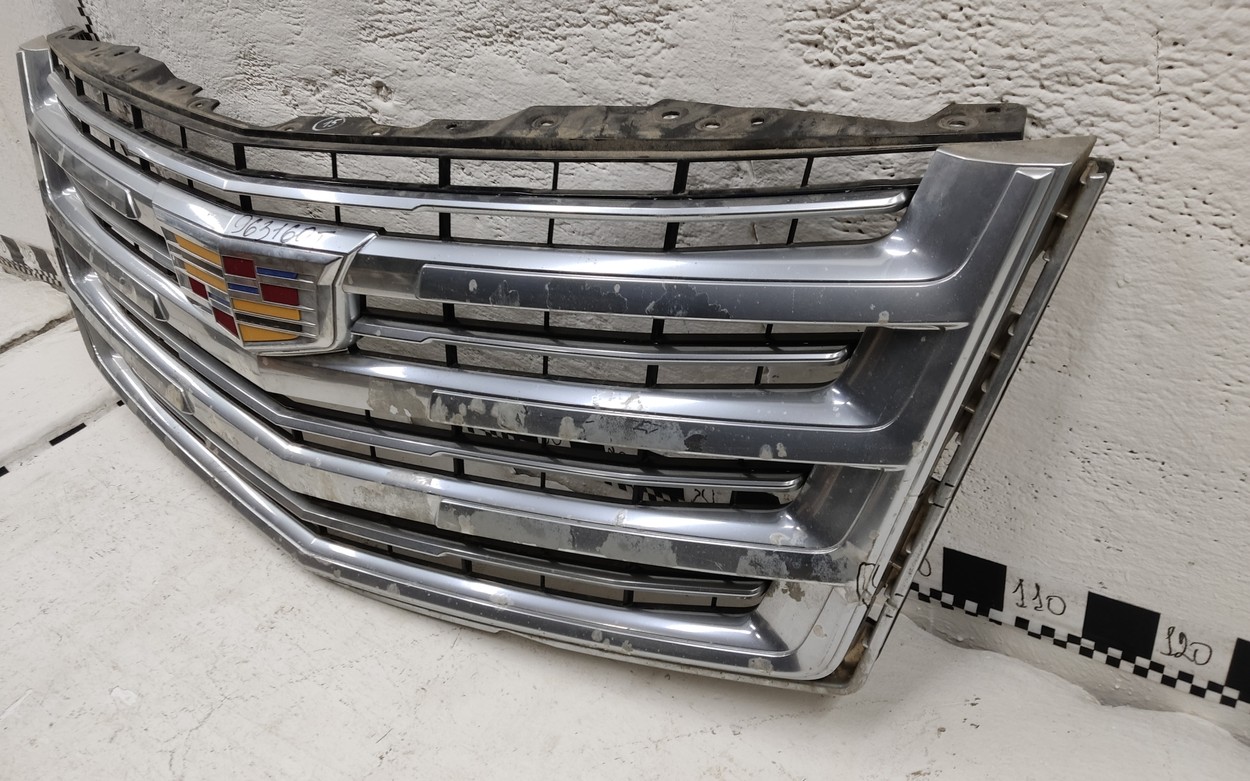 Решетка радиатора Cadillac Escalade 4