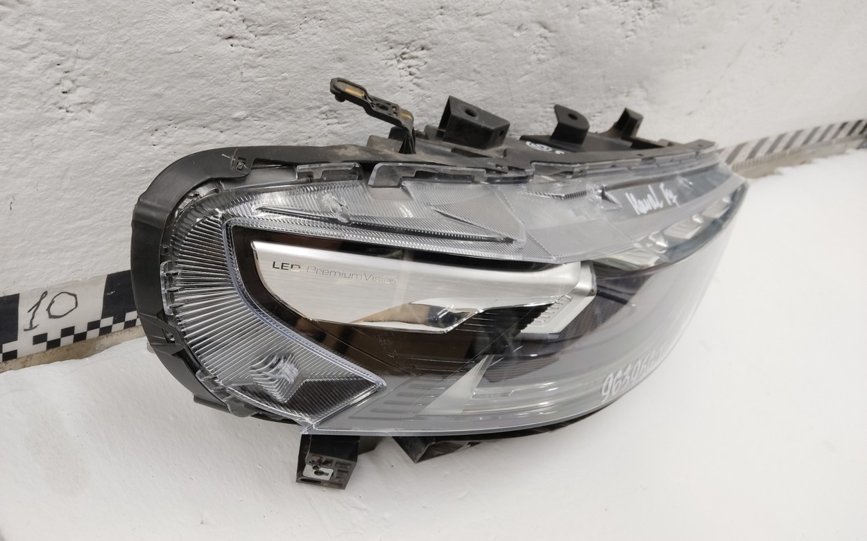 Фара передняя правая Haval F7 LED