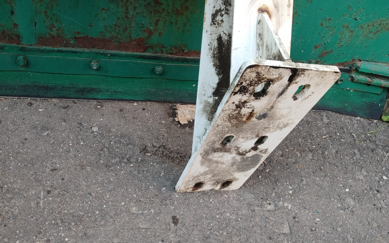 Отбойник задний полуприцепа Kassbohrer