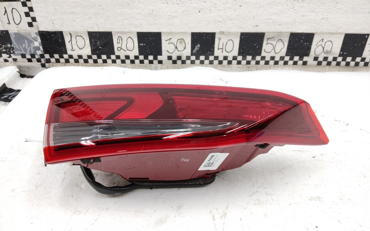 Фонарь задний левый внутренний Hyundai Solaris 2